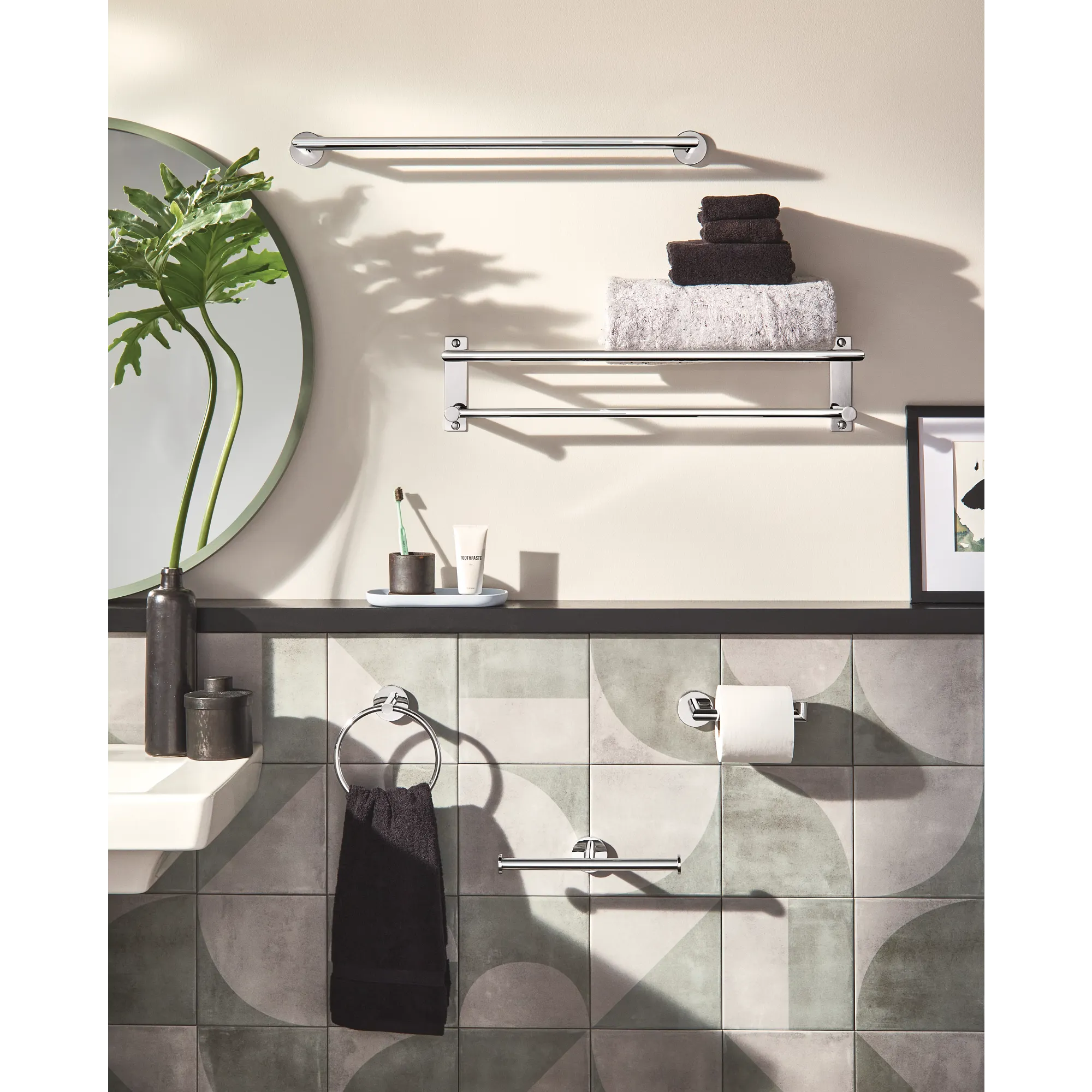 Arlys Towel Ring - Image 4