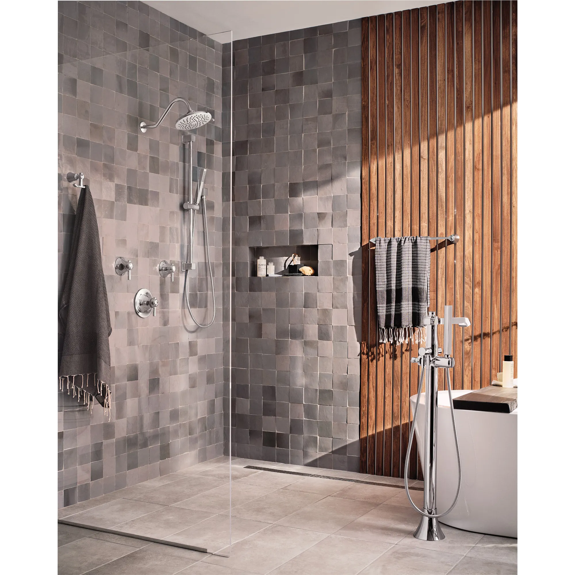 Flara 18" Towel Bar - Image 2