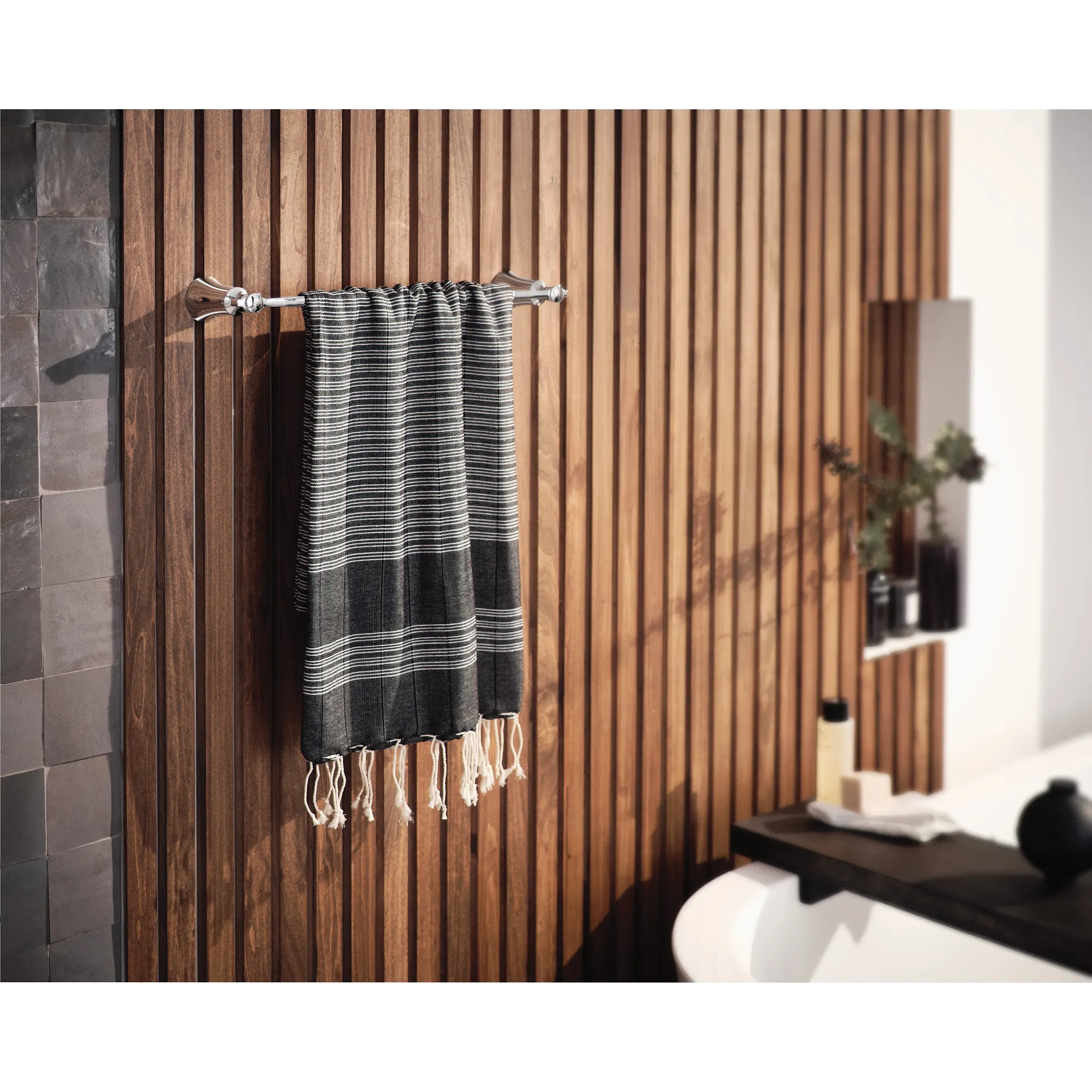 Flara 18" Towel Bar - Image 4