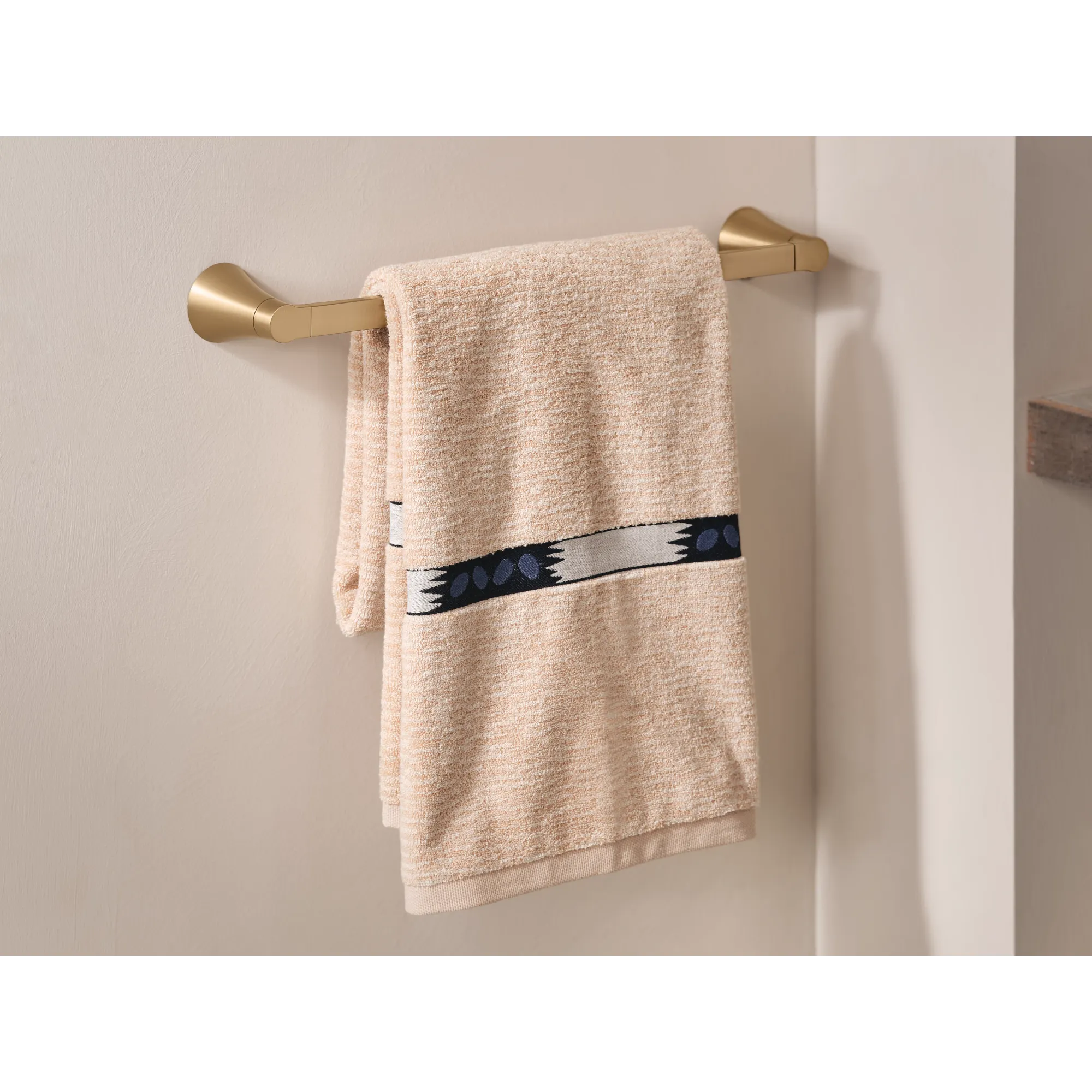 Jase Chrome towel bar - Image 17