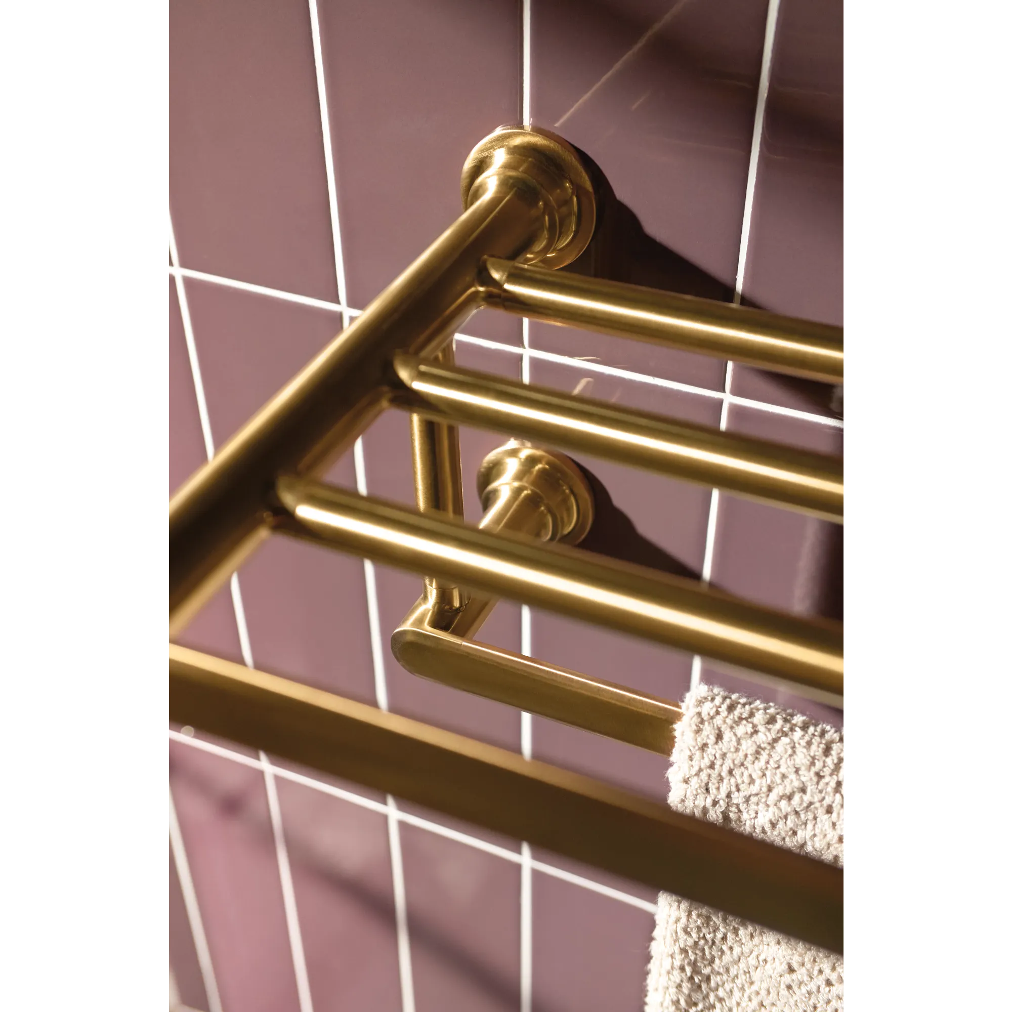 Greenfield Chrome towel shelf - Image 8