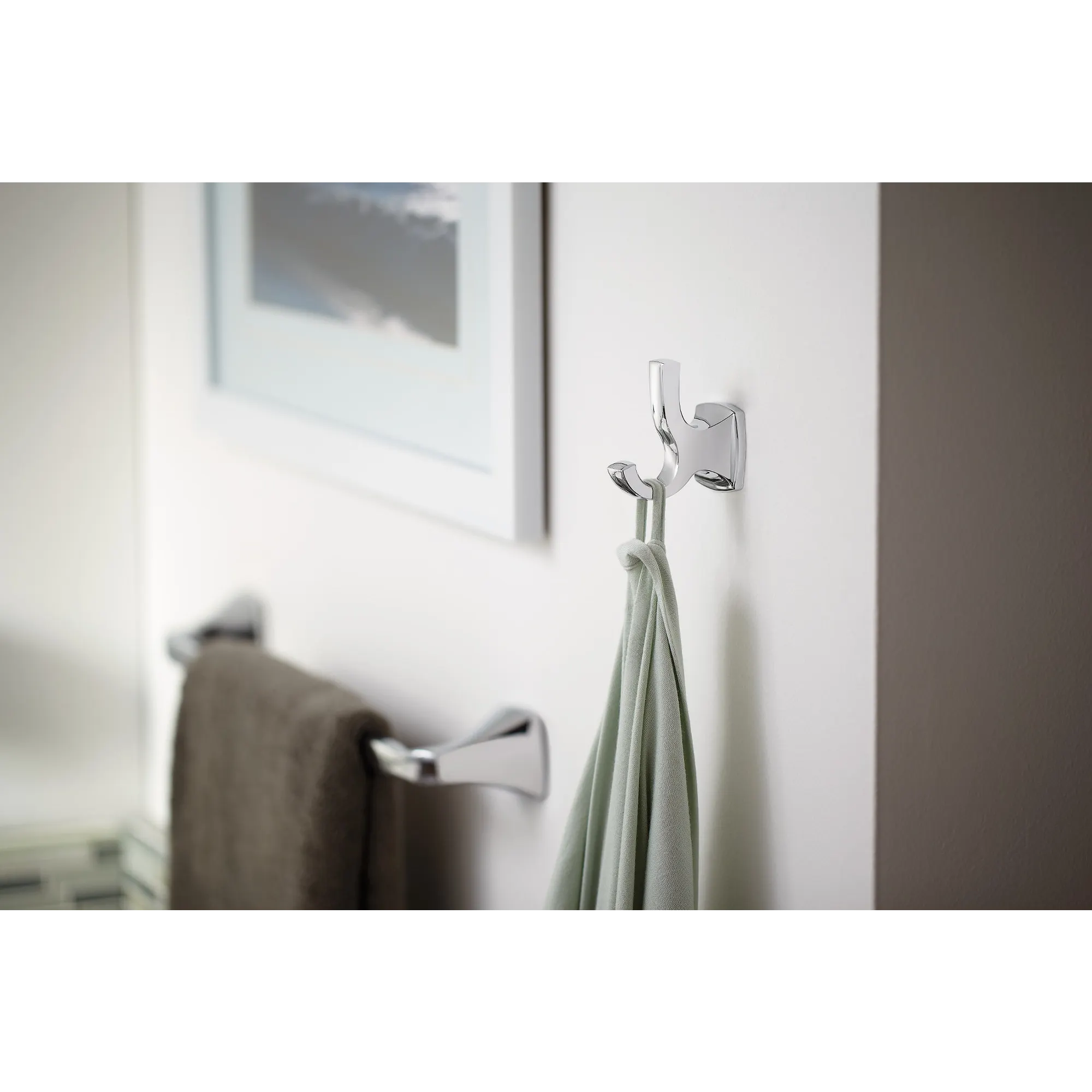 Voss 18" Towel Bar - Image 21