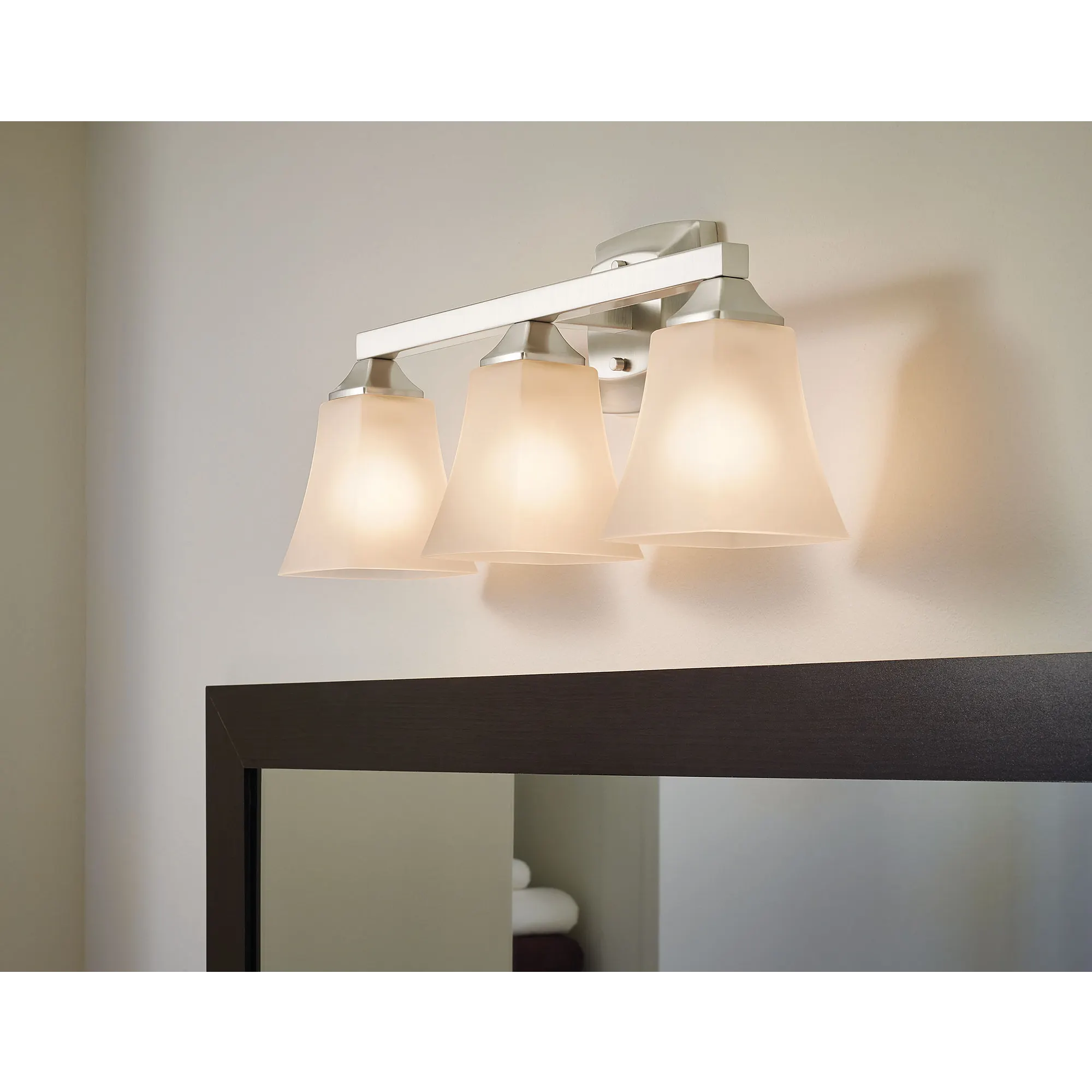 Voss Bath Light - Image 15